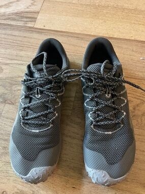 Men's Merrill Mesh Athletic Trainers in Dark Gray